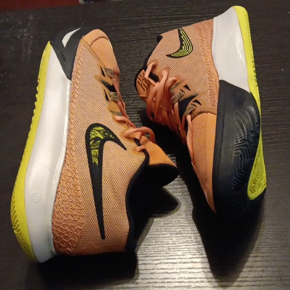 Nike Kyrie Flytrap 6 Orange Trance Yellow Strike Mens SZ 10 Womens SZ 11.5 NWOT - Picture 7 of 9